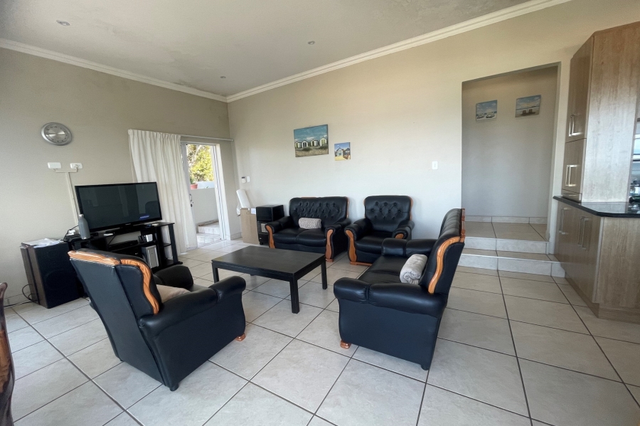 To Let 3 Bedroom Property for Rent in Signal Hill Western Cape